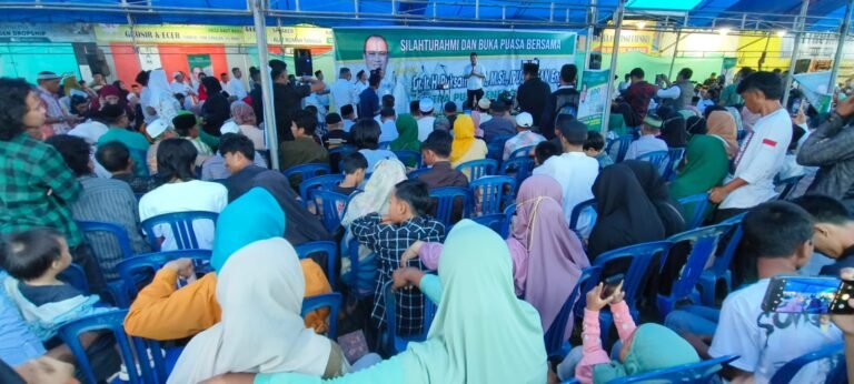 Antusiasme Masyarakat Kota Kendari Hadiri Silaturahmi dan Bukber dengan Ruksamin