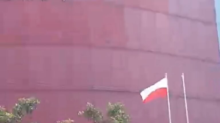 Viral Video Lippo Plaza Kendari Pasang Bendera Terbalik