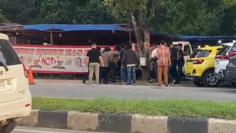 Cegah Aksi Gangguan Kamtibmas Saat Kunker Wapres di Kota Kendari, Tim Pengamanan Amankan Pengunjuk Rasa