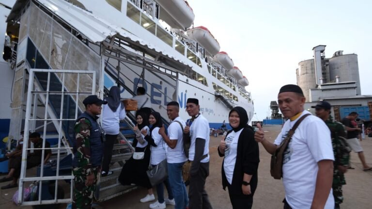 PLN Berangkatkan 500 Pemudik dari Makassar Lewat Program Mudik Gratis