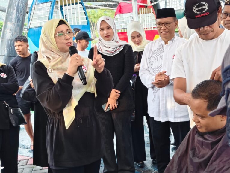 Dekranasda Sultra Gelar Cukur Rambut Gratis untuk 250 Warga di Kendari