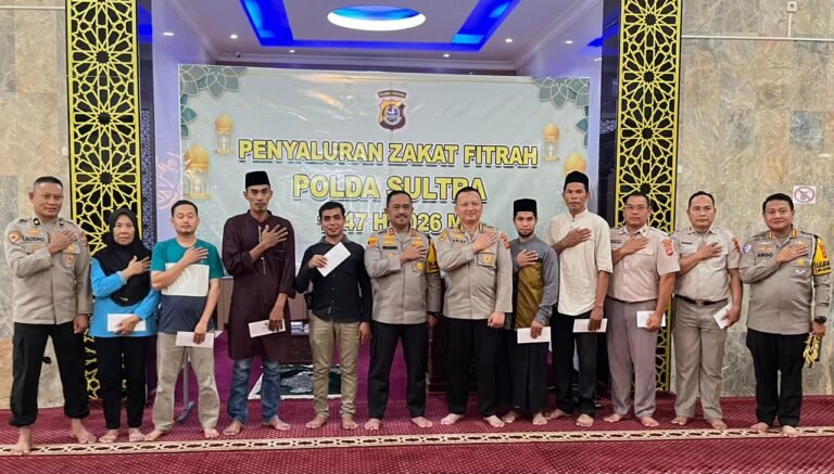Kapolda Sultra Salurkan Zakat Fitrah untuk 159 Penerima