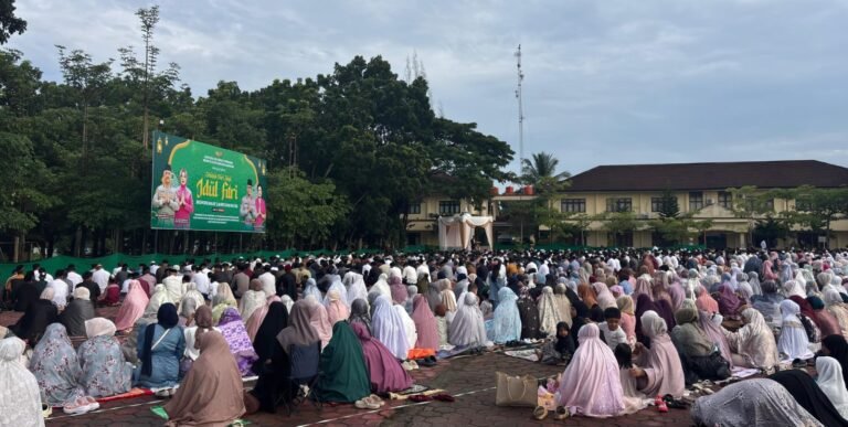 Sholat Idul Fitri di Mapolda Sultra, Tegaskan Iman dan Profesionalisme
