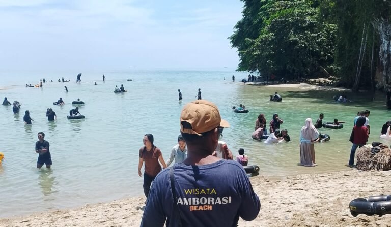 Keamanan Diperketat, Pantai Tamborasi Kolaka Makin Ramah Keluarga