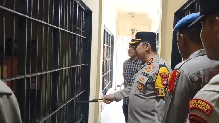 Kapolres Buton Cek Rutan, Pastikan Keamanan Tahanan Terjaga