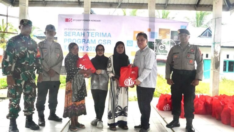 DSSP Power Kendari Salurkan 300 Paket Sembako untuk Warga