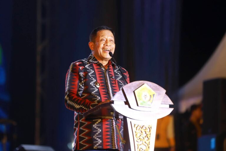 Wagub Sultra Tutup Harmoni 2026, Tekankan Kolaborasi Pembangunan