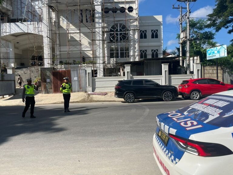Patroli KRYD Ditlantas Sultra Amankan Ibadah Jumat Agung di Kendari