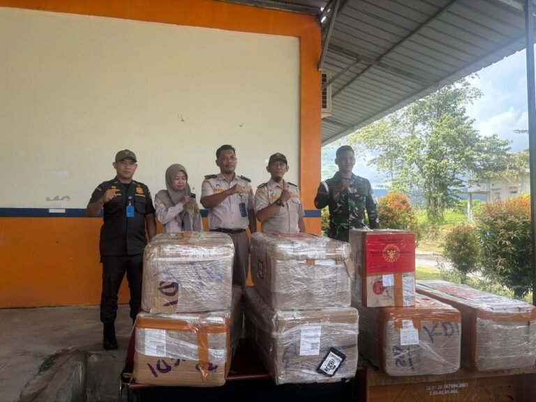 Karantina Sultra Tolak Produk Hewan Ilegal dari Jakarta di Bandara Halu Oleo