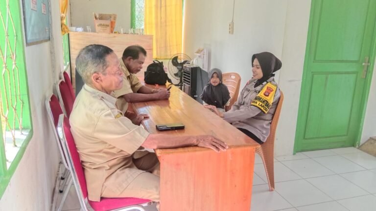 Bhabinkamtibmas Lapodi Perkuat Sinergi Jaga Kamtibmas di Buton