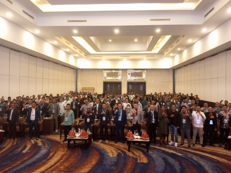 Ibrahim Tane Aklamasi Ketua Peradi Kendari Periode 2026-2030