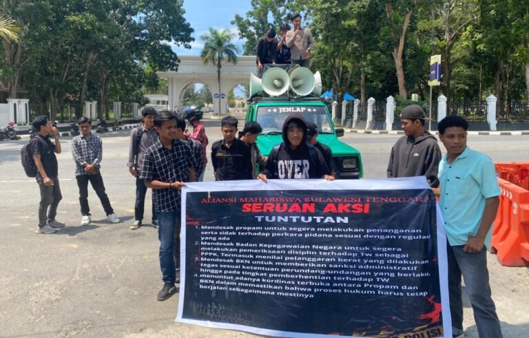 AMS Sultra Demo Polda, Tuntut Transparansi Kasus Dugaan Perzinahan