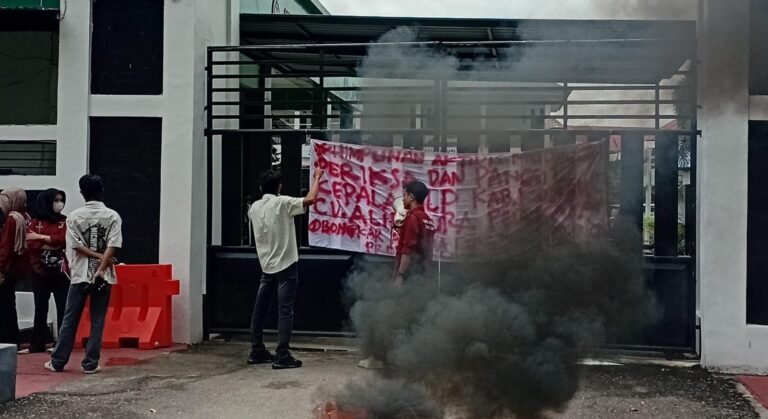 HAM Konawe Demo Kejari, Soroti Tender Jalan Rp3,3 Miliar