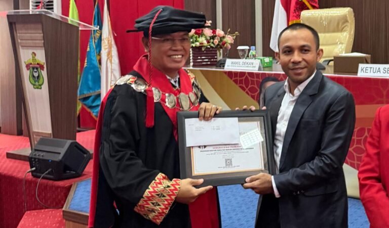 Alumni SMA Wawonii Raih Cumlaude Doktor Hukum Unhas