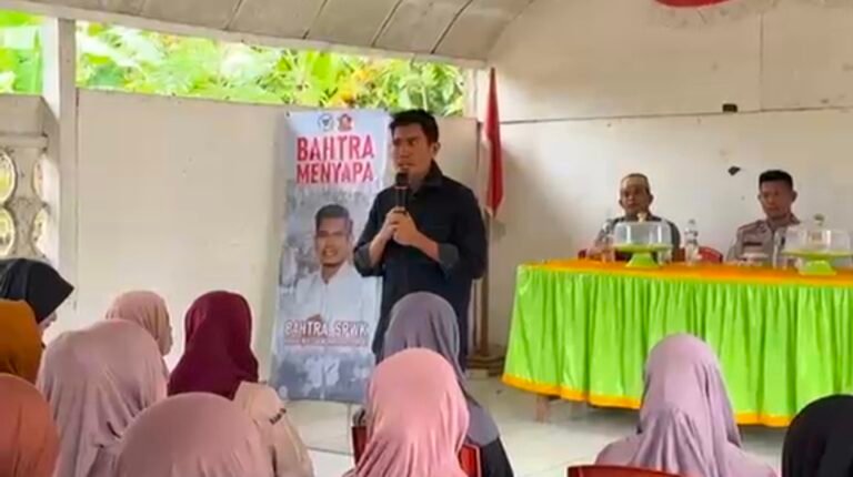Bahtra Banong Ajak Warga Kolaka Timur Utamakan Pendidikan Anak