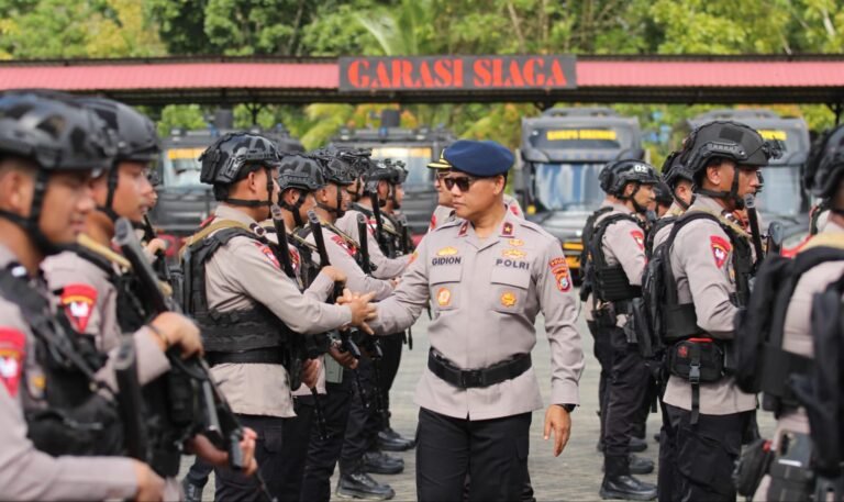 Wakapolda Sultra Sambut Kepulangan Brimob Satgas Amole Papua