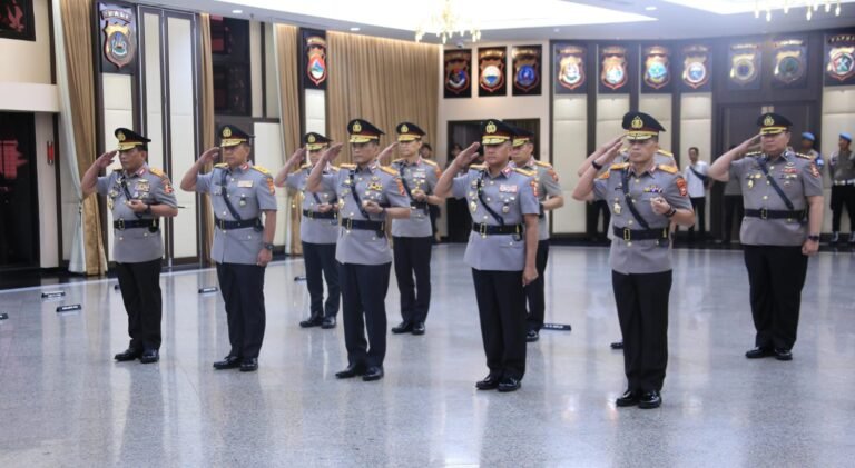Kapolri Lantik Kapolda Sultra Baru dan Sejumlah PJU Mabes Polri