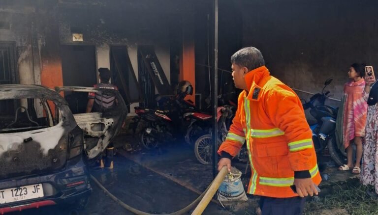 Mobil Terbakar di Kendari, Rumah dan Lima Motor Ikut Hangus
