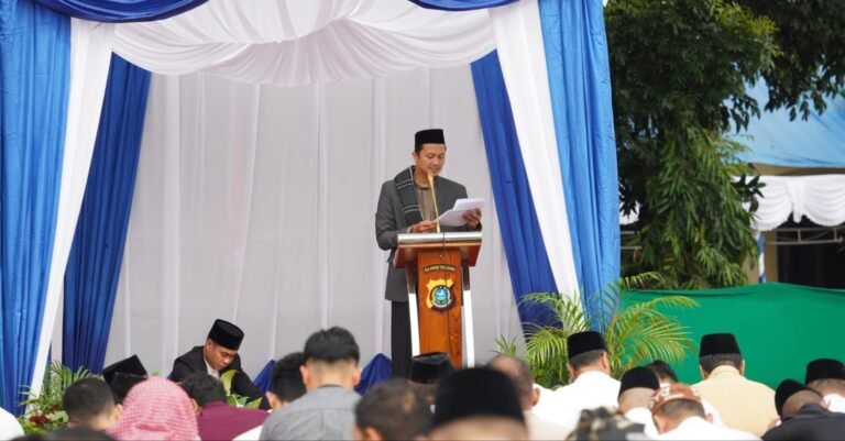 Kapolda Sultra Salat Iduladha Bersama Warga di Lapangan Presisi
