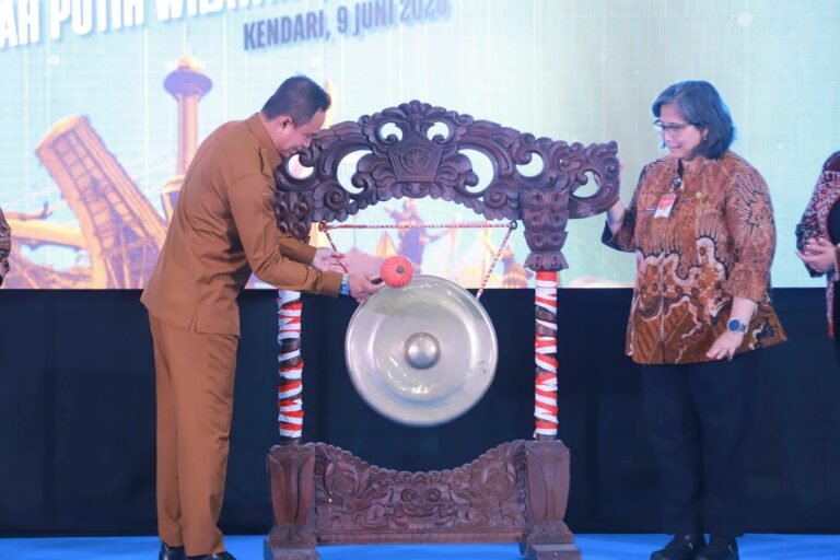 Sekda Sultra Buka Lokakarya Satgas Koperasi Merah Putih