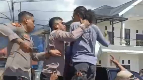 Kapolres Bombana Diduga Kriminalisasi Mahasiswa saat Demonstrasi Tuntut Perbaikan Jalan di Bombana