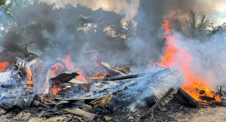 Kebakaran di Mandonga Kendari Hanguskan Dua Rumah dan Kendaraan