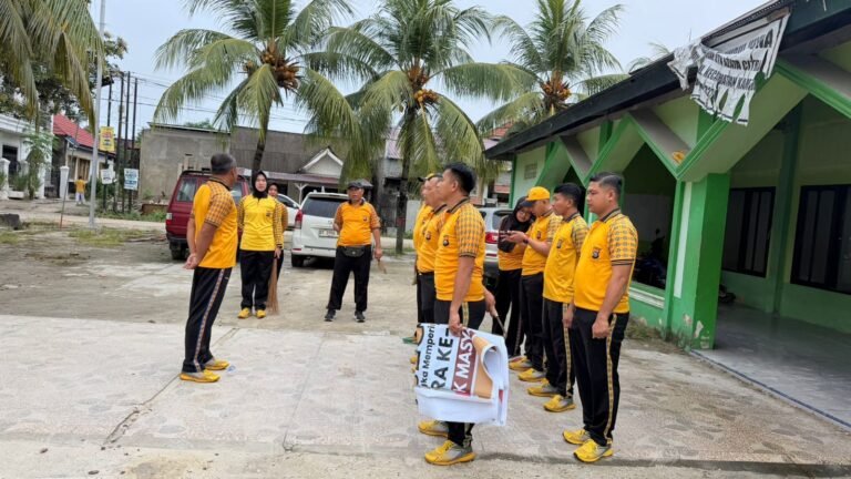 Hari Bhayangkara ke-80, Ditlantas Polda Sultra Bersihkan Rumah Ibadah