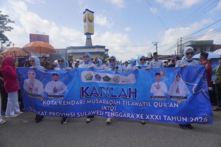 Kafilah Kendari Tampil Memukau di Pawai Ta’aruf MTQ XXXI Sultra