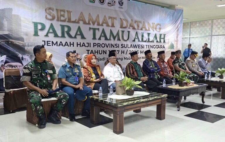Sekda Kendari Sambut Kepulangan Jemaah Haji Sultra 2026