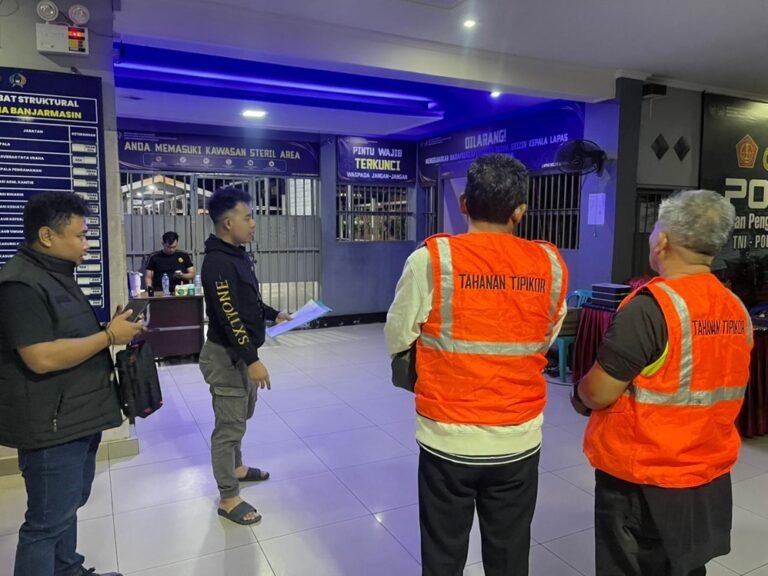 Empat Pejabat PDAM Barito Kuala Ditangkap dalam Kasus Korupsi Rp15,2 Miliar