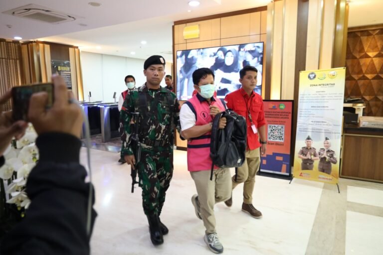 Kejati Jakarta Tahan Tiga Tersangka Korupsi Kementerian PU