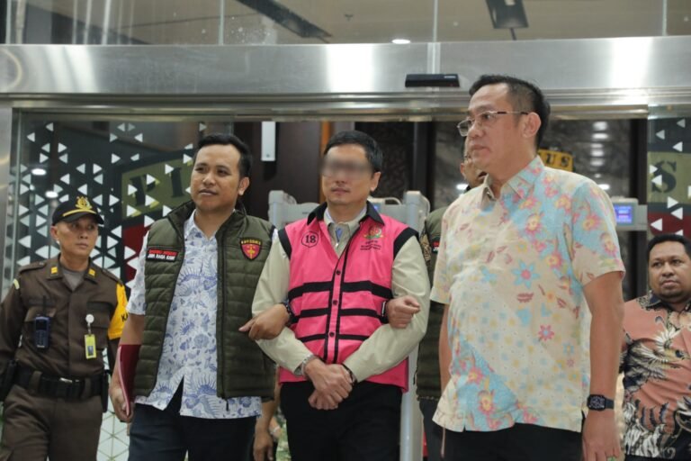 Kejagung Tahan Komisaris PT YAT Tersangka Korupsi Program Makan Bergizi Gratis