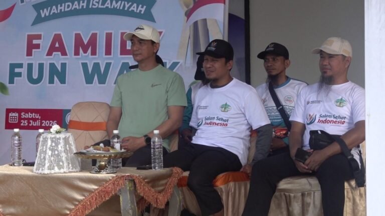 Pemkot Kendari Lepas 1.000 Peserta Jalan Sehat Muktamar V Wahdah Islamiyah