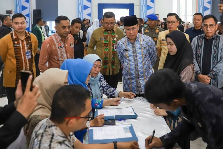 Gubernur Sultra Bayar Rapel Gaji PPPK Paruh Waktu Rp9 Juta