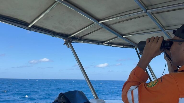 Kapal Tenggelam di Perairan Buton, Tiga Penumpang Masih Dalam Pencarian