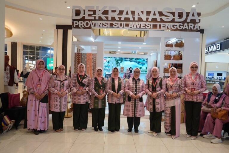Dekranasda Kendari Promosikan Produk UMKM di HUT Dekranas Ke-46