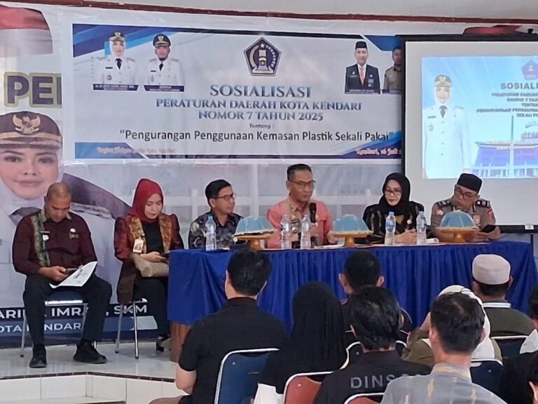 Sekda Kendari Sosialisasikan Perda Pengurangan Plastik Sekali Pakai