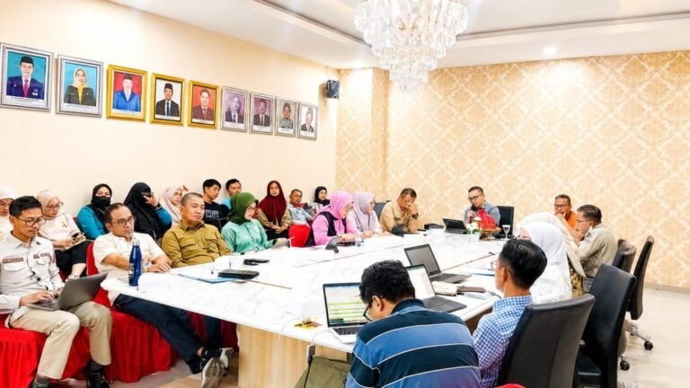 Pemkot Kendari Bahas Target PAD APBD Perubahan 2026 dan 2027