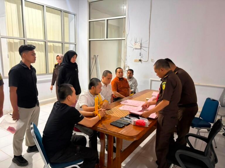 Empat Tersangka Dugaan Pemerasan PT ST Nickel Dilimpahkan ke Kejari Kendari