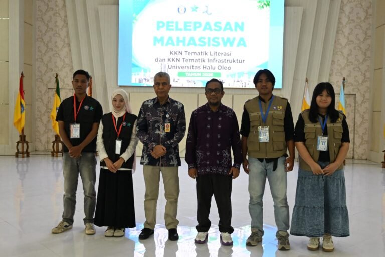 UHO Berangkatkan 805 Mahasiswa KKN Tematik ke Lima Kabupaten